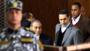 تسريب بيانات مصرفية يكشف أن علاء وجمال مبارك كان لديهما حساب من أصل 6 فيه 196 مليون دولار
