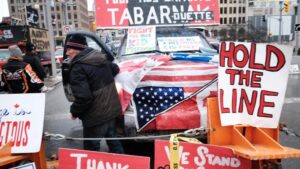 إضراب سائقي الشاحنات الكنديين يؤرّق واشنطن  