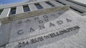 بنك كندا يرفع معدل الفائدة الأساسي إلى 0,50%