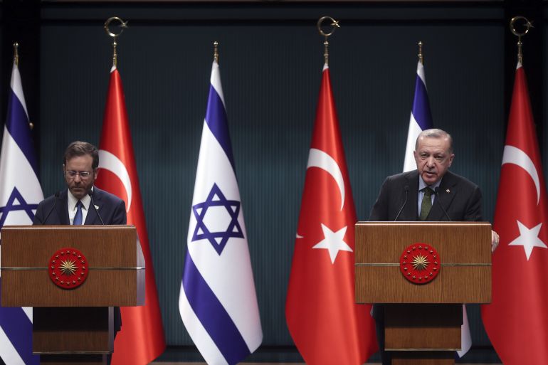 You are currently viewing هل زيارة رئيس إسرائيل إلى تركيا تعني “التطبيع” معها؟