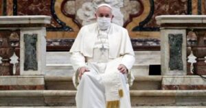 البابا فرنسيس يدعو للحوار وإنهاء حرب أوكرانيا: السلام ممكن عندما تصمت الأسلحة