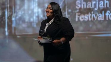 You are currently viewing الفنانة السعودية عائشة الرفاعي: خوف أهلي عطل موهبتي 20 سنة