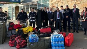 متطوعون كنديون يشاركون في عمليات الإنقاذ في تركيا