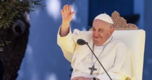 البابا فرنسيس يصلى من أجل السلام فى فلسطين