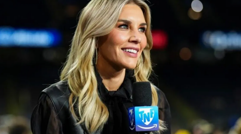 You are currently viewing خلال وجود اللاعبين بغرفة الملابس.. مذيعة تقر بارتكاب فضيحة