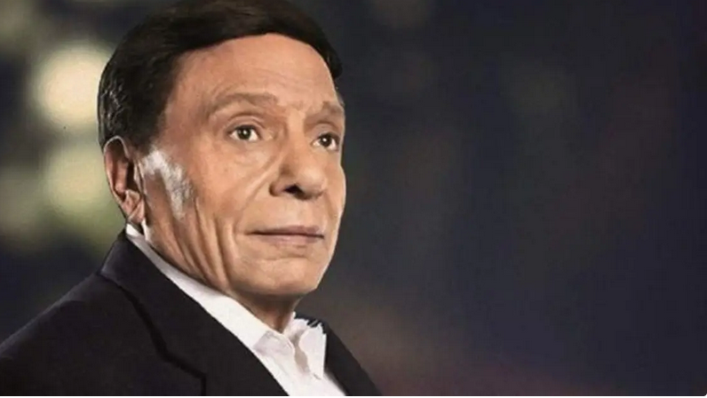 You are currently viewing الضرائب المصرية تلاحق عادل إمام.. بكم يدين الزعيم؟