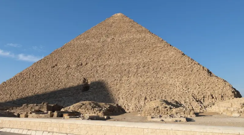 You are currently viewing “مشروع القرن”.. ماذا تخطط مصر للهرم الثالث؟