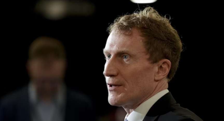 You are currently viewing أوتاوا تُهدد بتجاوز سقف الهجرة الذي تسمح به كيبيك