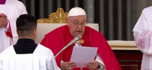 البابا فرنسيس يصف هجوم «كروكوس» الإرهابي بغير الإنساني