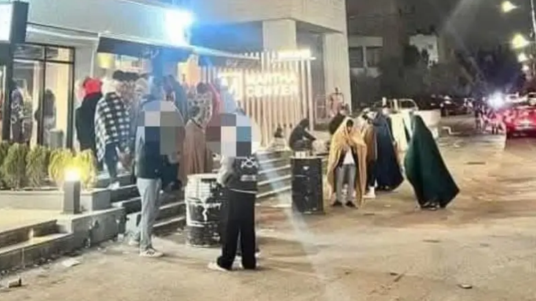 You are currently viewing “البس حراما وخذ مشروبا مجاناً”.. إعلان يثير الجدل بالأردن