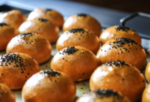 خبز بالسمسم وحبة البركة
