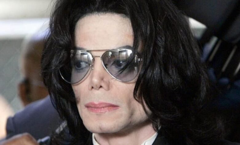 You are currently viewing تهمة تحرش جنسي تلاحق روح مايكل جاكسون