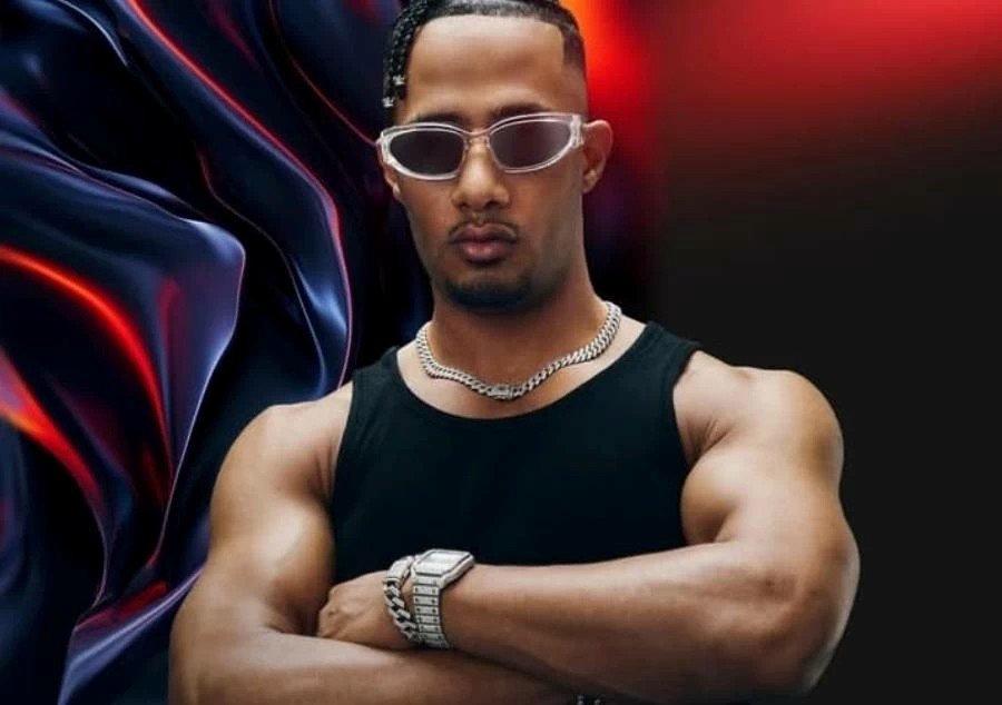 You are currently viewing طعنتني في قلبي».. مصطفى كامل يحذر محمد رمضان بعد جدل حفله في الساحل الشمالي أى قلع لبس مش هيحصل تانى طول ما أنا على كرسى النقابة